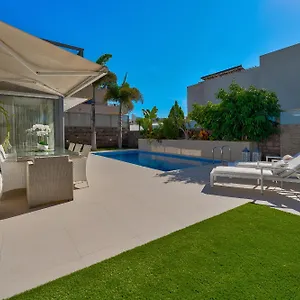 el-duque-private-lux-villa.in-canary-islands.com/